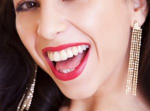 How to Whiten Your Teeth Safely at Home